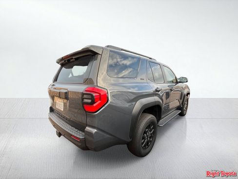 Certified 2025 Toyota 4Runner SR5 AWD/4WD image 4