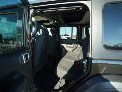 Used 2022 Jeep Wrangler Unlimited Sport image 15