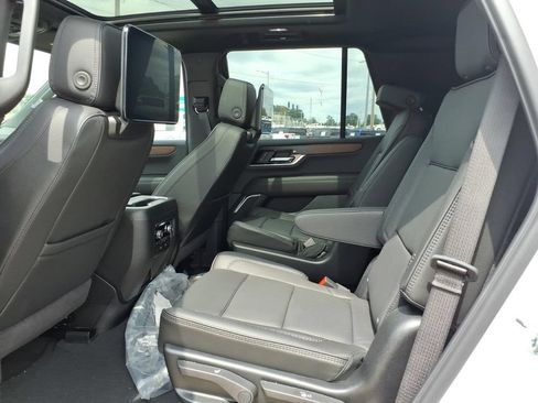 New 2026 GMC Yukon Denali w/ Denali Reserve Package AWD/4WD image 14