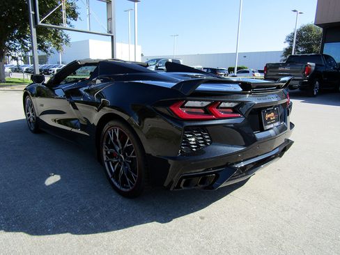 Used 2023 Chevrolet Corvette Stingray Premium Conv w/ Z51 Performance Package image 7