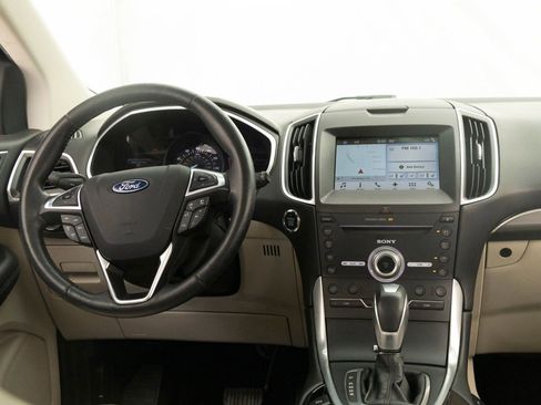 Used 2017 Ford Edge Titanium w/ Equipment Group 301A AWD/4WD image 17