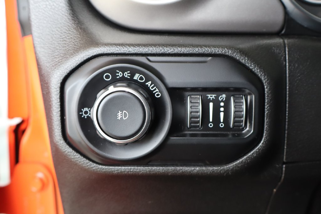 Used 2020 Jeep Wrangler Sport AWD/4WD image 21