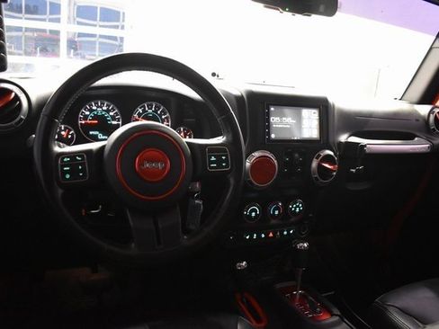 Used 2015 Jeep Wrangler Unlimited Sahara w/ Connectivity Group image 24