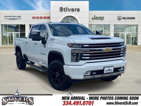 Used 2020 Chevrolet Silverado 2500 High Country w/ Technology Package AWD/4WD image 1