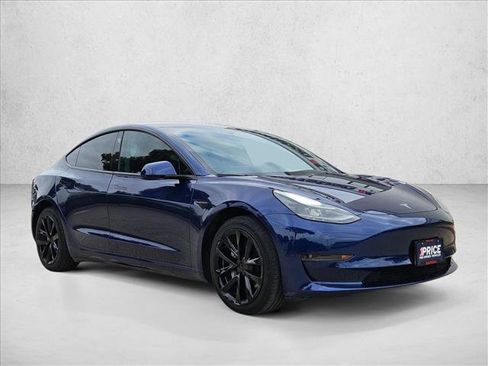 Used 2022 Tesla Model 3 image 3