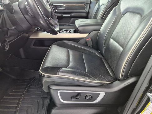Used 2019 RAM 1500 Laramie AWD/4WD image 13