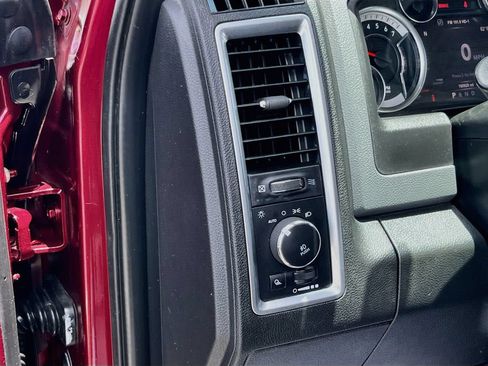 Used 2017 RAM 1500 Big Horn RWD image 10