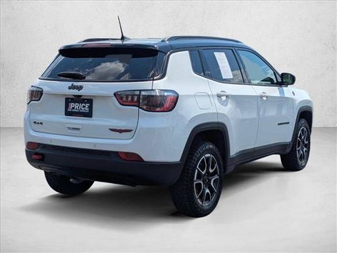 Used 2025 Jeep Compass Trailhawk AWD/4WD image 5