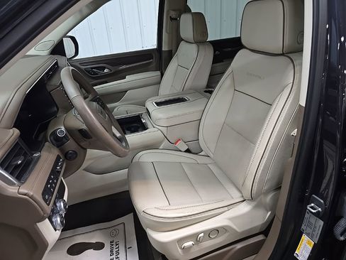 Used 2023 GMC Yukon XL Denali image 31