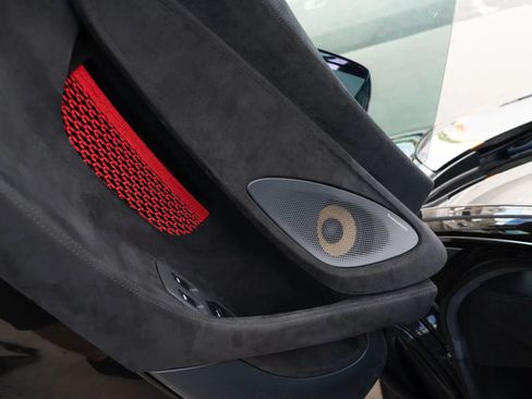 Used 2020 McLaren 620R RWD image 46
