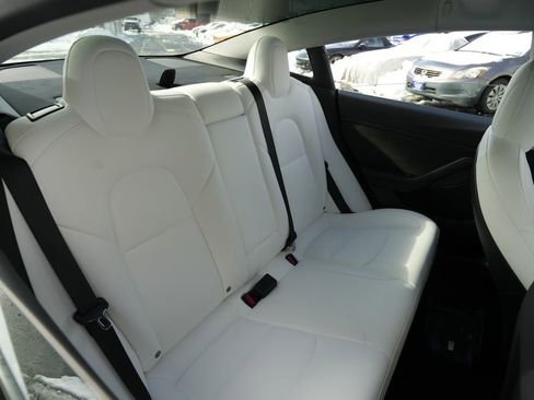 Used 2022 Tesla Model 3 Long Range image 21