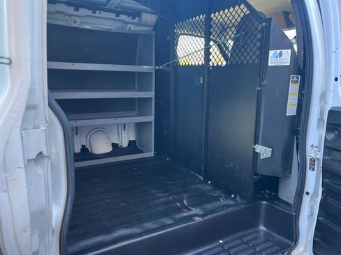 Used 2017 GMC Savana 2500 image 20