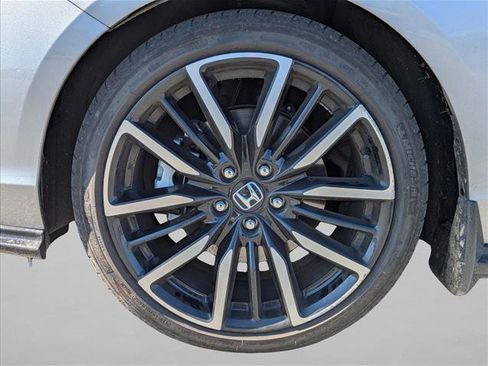 Used 2023 Honda Accord Touring image 9