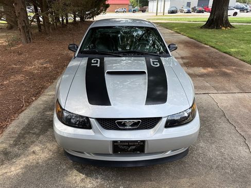 Used 2001 Ford Mustang GT RWD image 9