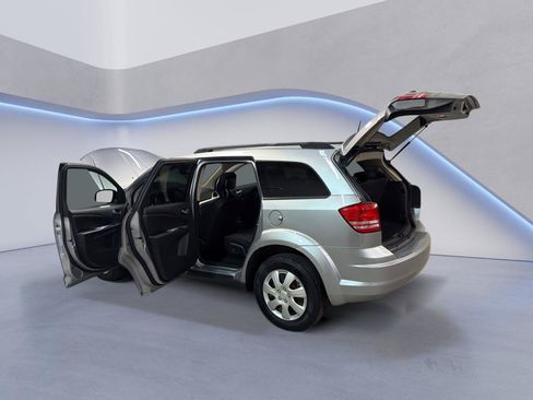 Used 2018 Dodge Journey SE w/ Popular Equipment Group FWD image 12