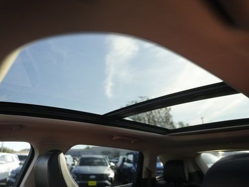 Used 2022 Lincoln Nautilus Reserve image 11