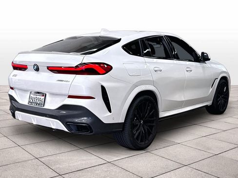 Used 2022 BMW X6 xDrive40i w/ M Sport Package AWD/4WD image 15