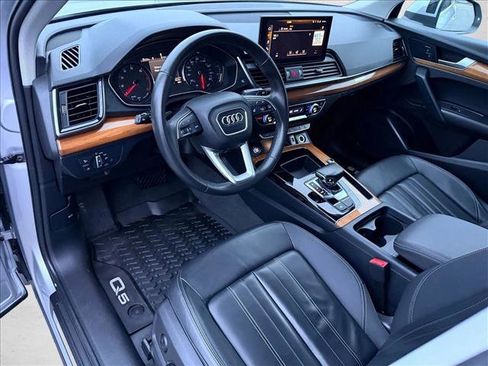 Used 2023 Audi Q5 2.0T Premium w/ Convenience Package image 10