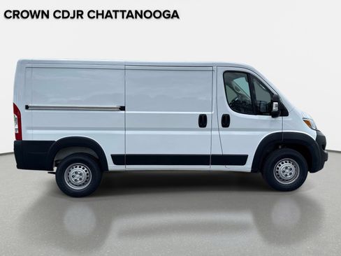 Used 2025 RAM ProMaster 2500 w/ Convenience Group FWD image 4