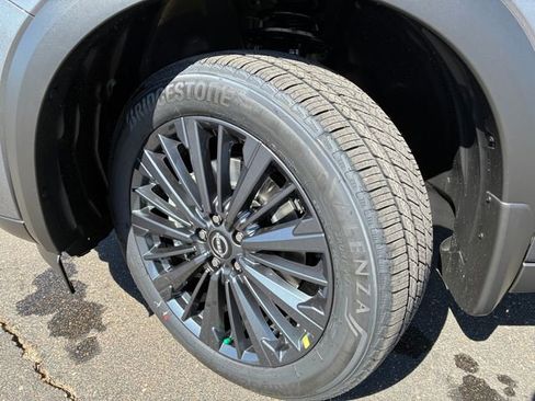 New 2026 Nissan Pathfinder SL image 10