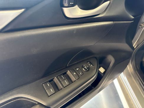 Used 2020 Honda Civic LX image 15