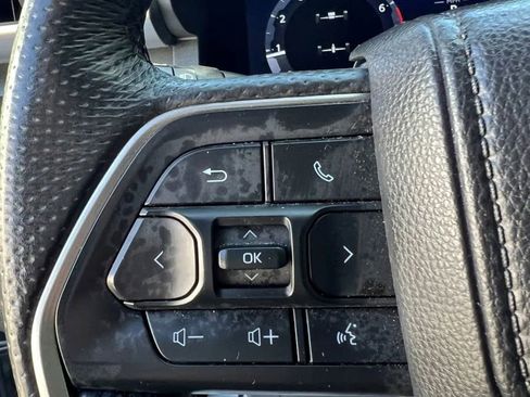 Used 2025 Toyota Tacoma TRD Off-Road AWD/4WD image 14