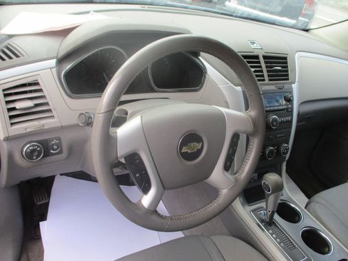 Used 2011 Chevrolet Traverse LS image 12