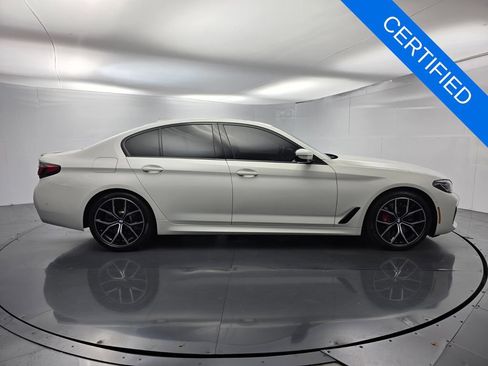 Used 2023 BMW 540i w/ M Sport Package RWD image 3