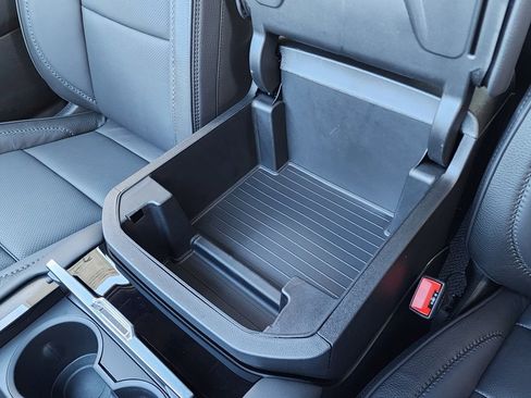 New 2026 GMC Yukon XL Denali w/ Denali Reserve Package image 38