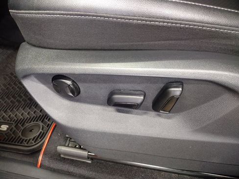 Used 2019 Volkswagen Atlas SE w/ Towing Package image 18