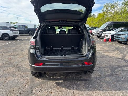Used 2023 Jeep Compass High Altitude AWD/4WD image 8