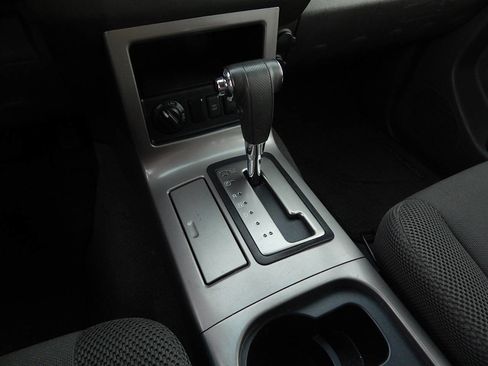 Used 2008 Nissan Pathfinder S image 11