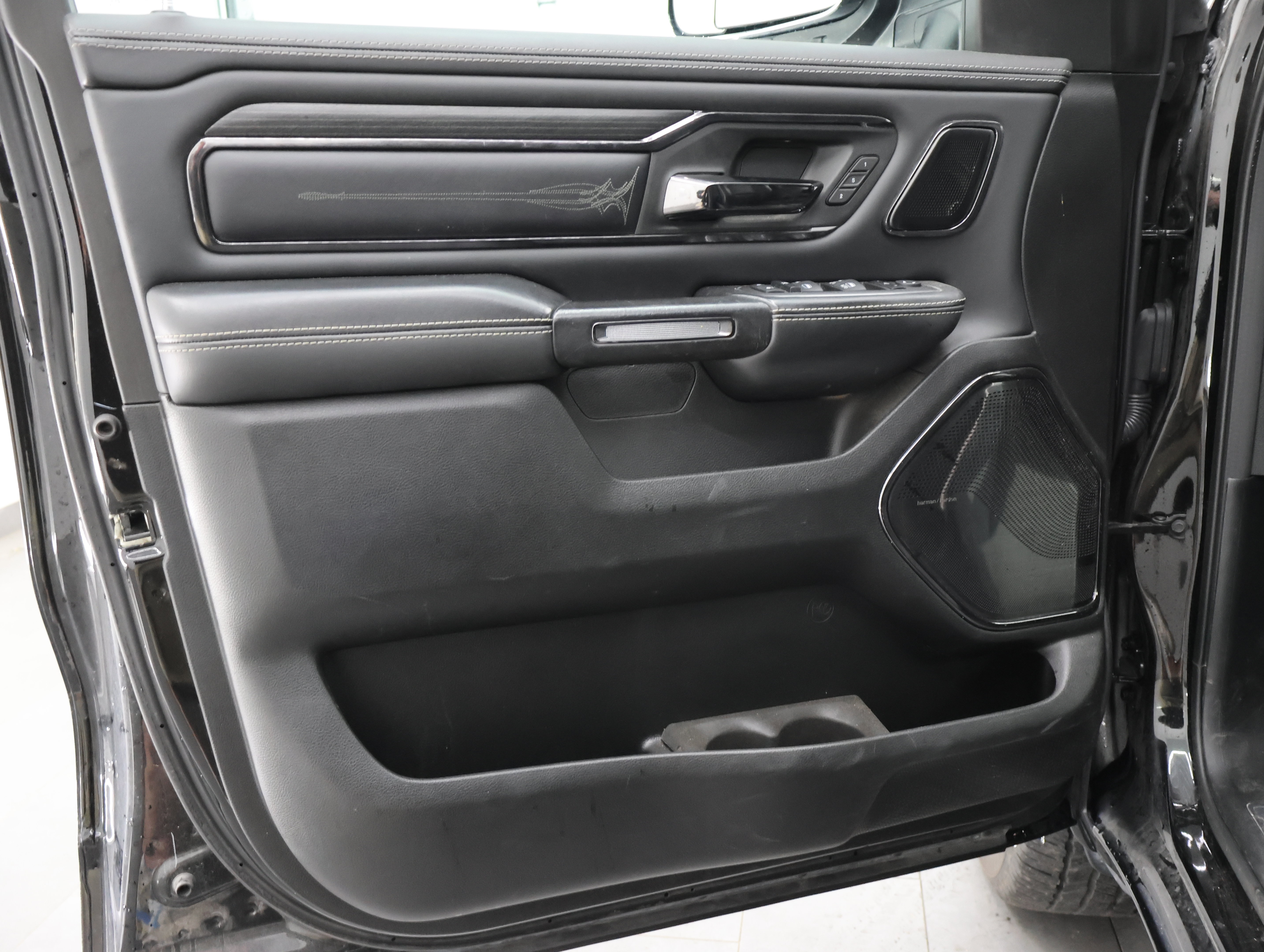 Used 2022 RAM 1500 Limited AWD/4WD image 45