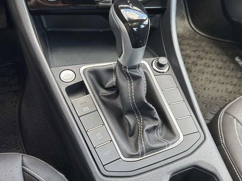Used 2024 Volkswagen Jetta SE FWD image 28