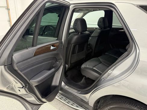 Used 2014 Mercedes-Benz ML 350 ML 350 4MATIC Sport Utility 4D w/ Premium 1 Package image 30