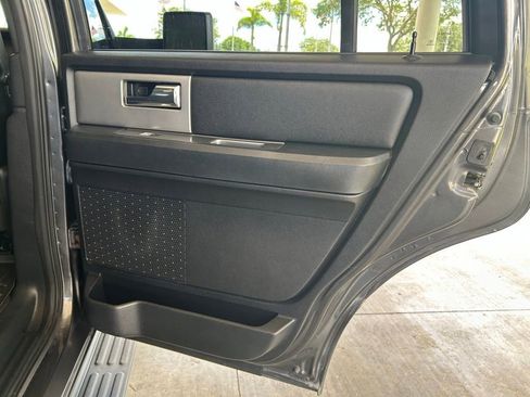 Used 2017 Ford Expedition XLT w/ Equipment Group 202A RWD image 22