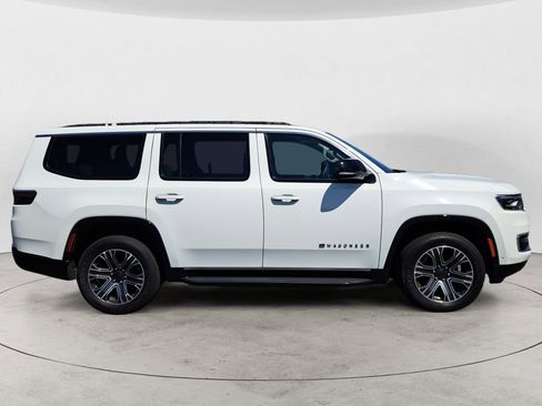 Used 2024 Jeep Wagoneer Series II w/ Flexible Seating Group image 2