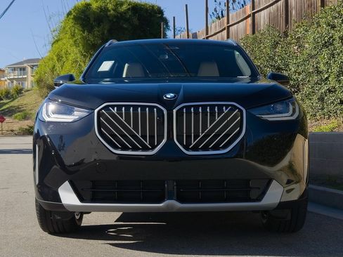 New 2026 BMW X3 xDrive30 w/ Premium Package image 3