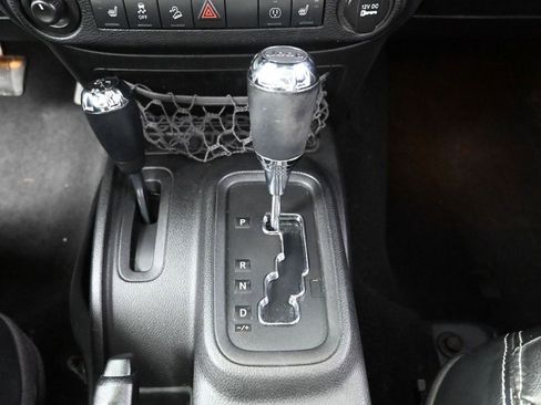 Used 2013 Jeep Wrangler Unlimited Sahara w/ Connectivity Group image 18