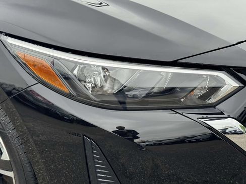 Used 2025 Nissan Sentra SV FWD image 9