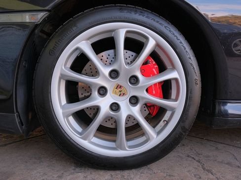 Used 2004 Porsche 911 Carrera 4S AWD/4WD image 32