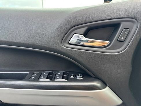Used 2022 Chevrolet Colorado ZR2 AWD/4WD image 19