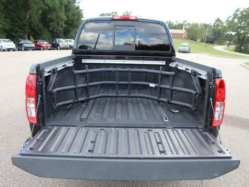 Used 2020 Nissan Frontier SV w/ Midnight Edition Floor Mats AWD/4WD image 12