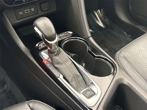 Used 2022 Buick Encore GX Essence w/ Experience Buick Package image 25