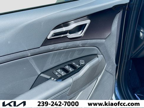 New 2025 Kia Sportage EX image 21