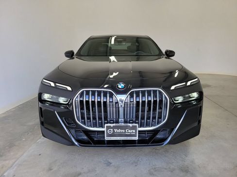 Used 2025 BMW 740i RWD image 2