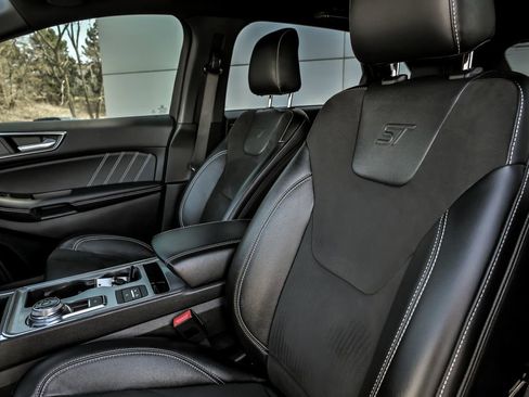 Used 2022 Ford Edge ST w/ Equipment Group 401A AWD/4WD image 15