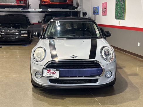 Used 2017 MINI Cooper 2-Door Hardtop image 4