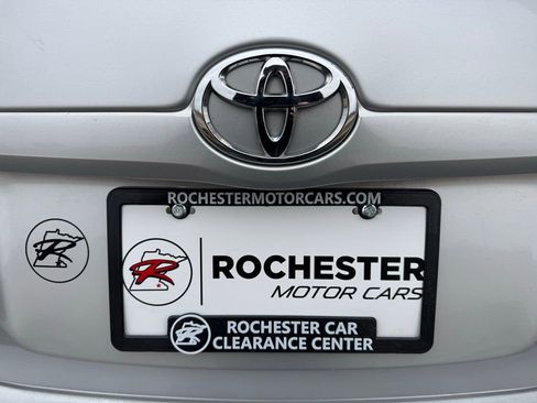 Used 2011 Toyota Camry LE image 39