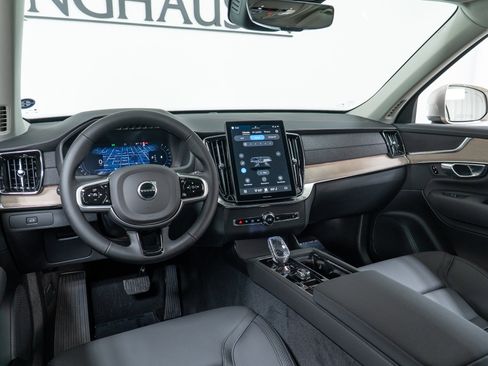 New 2026 Volvo XC90 B6 Plus image 16